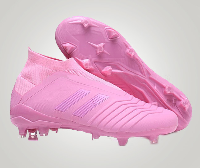 womens football shoes